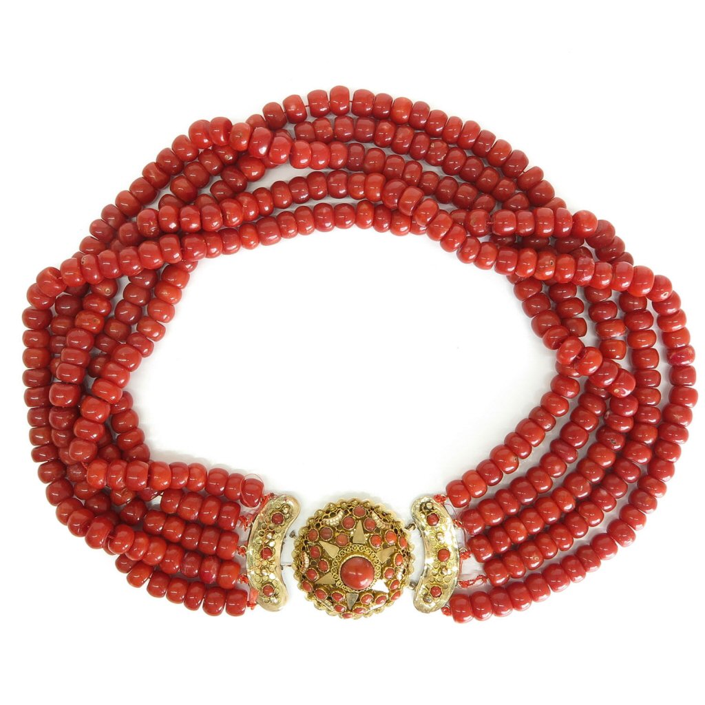 Beautiful 19th Century Deep Red Red Coral Necklace