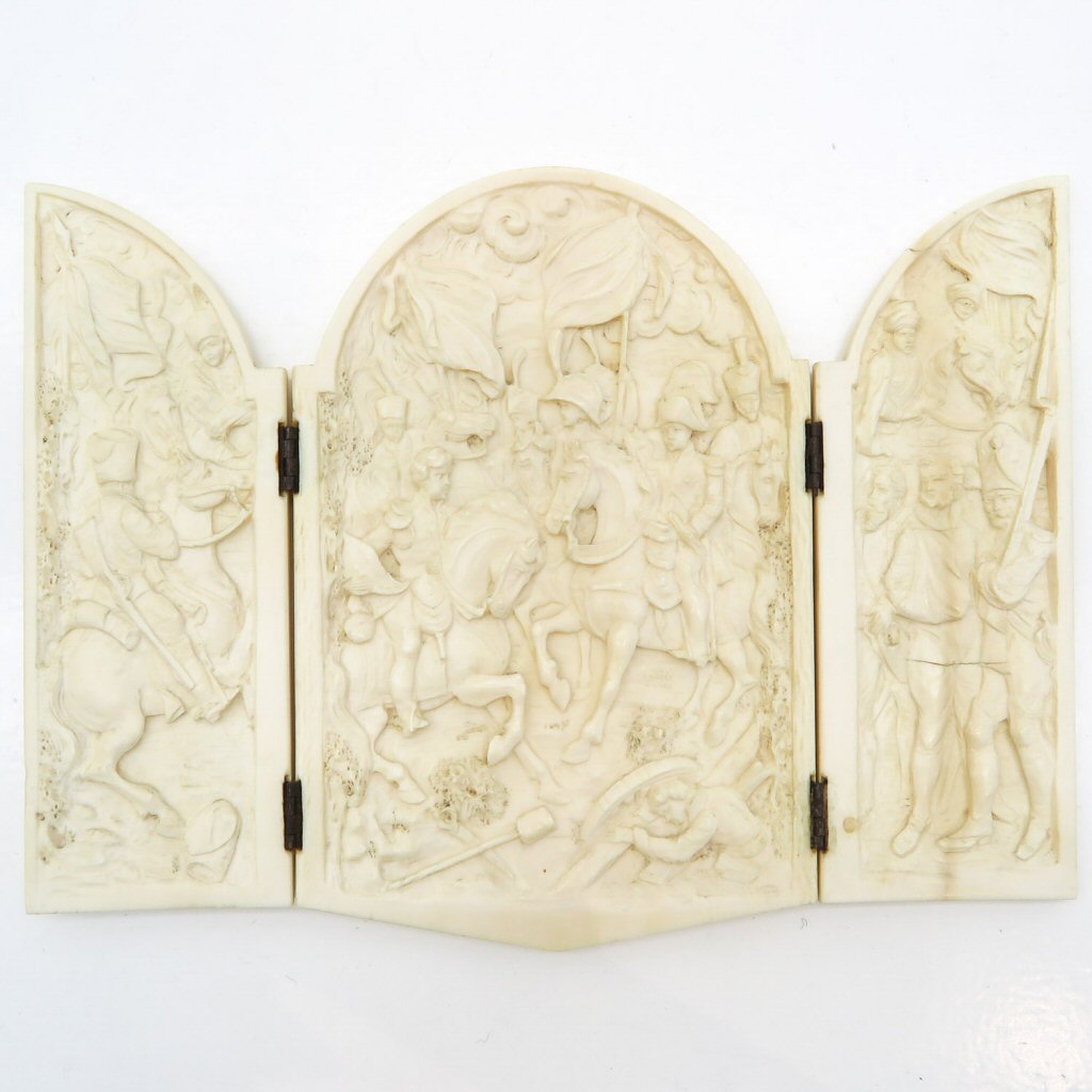 Triptych Ivory